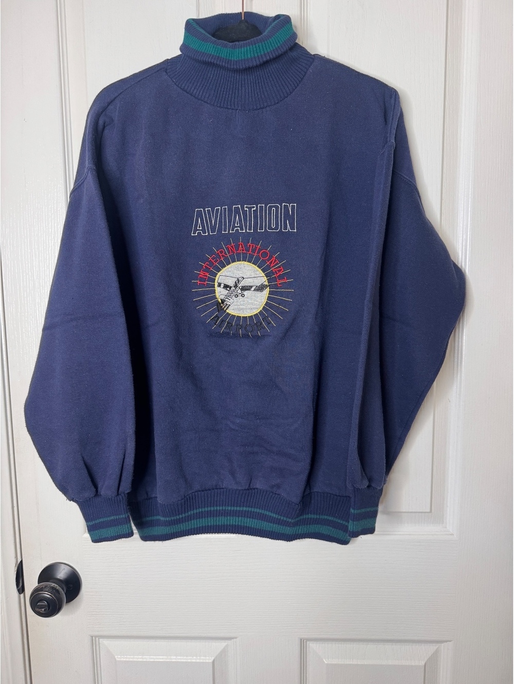 Vintage NuCleus Aviation International Airport Turtleneck Sweatshirt Size M